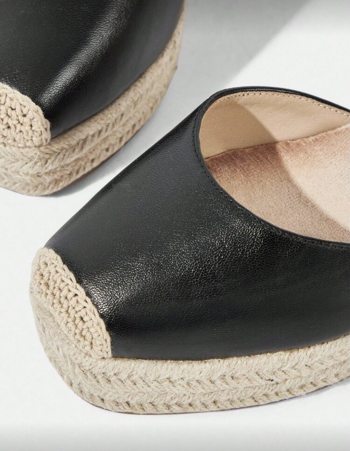 Teresa | Black Tie Tip