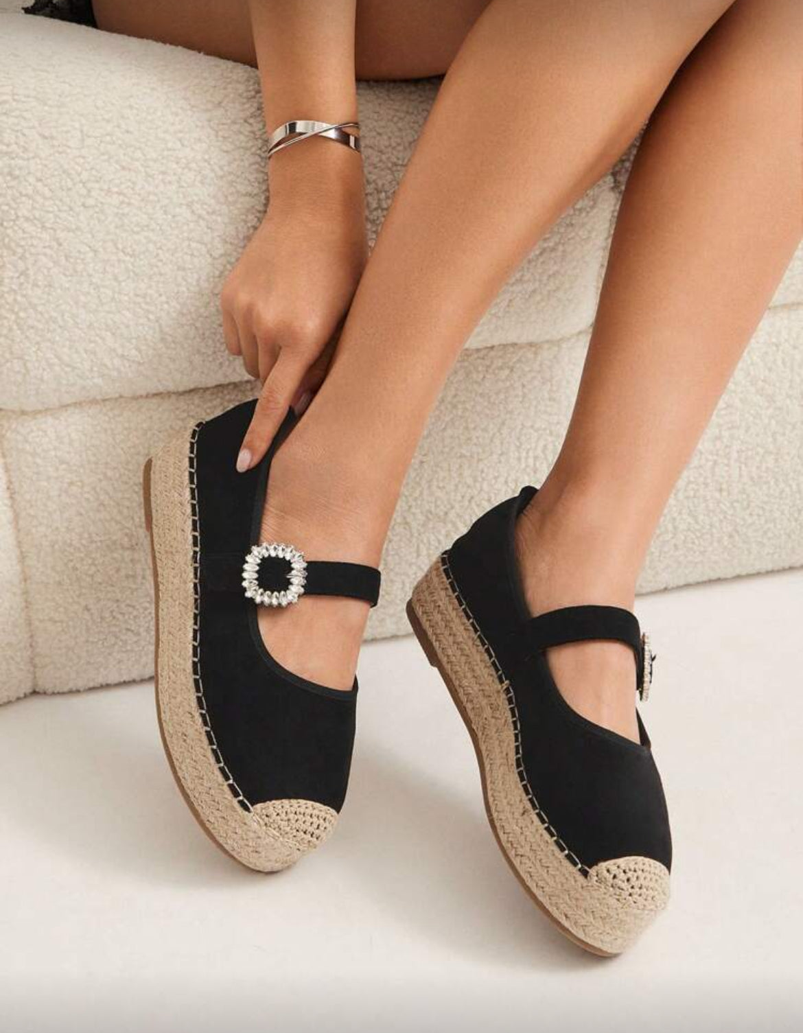 Thalia | Black Buckle