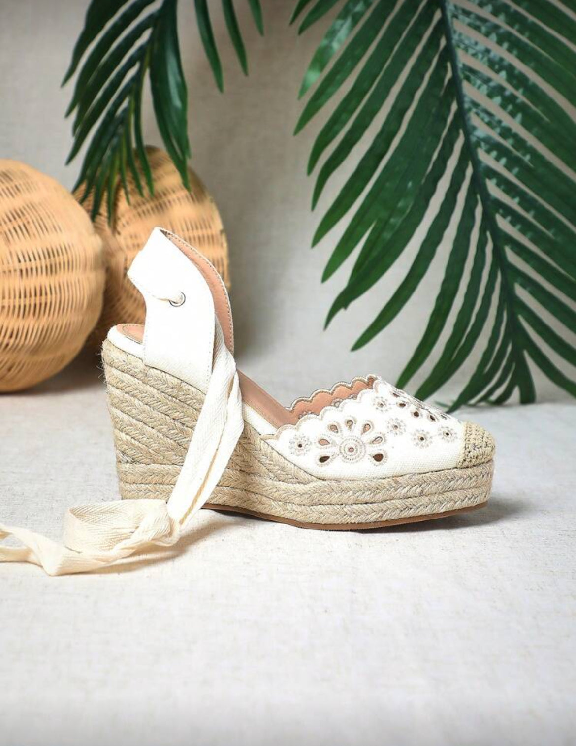 Calla | White Cutout