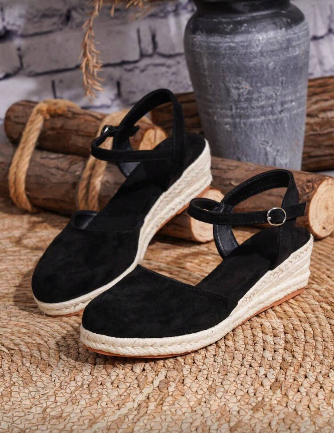 Calla | Black Low Strap